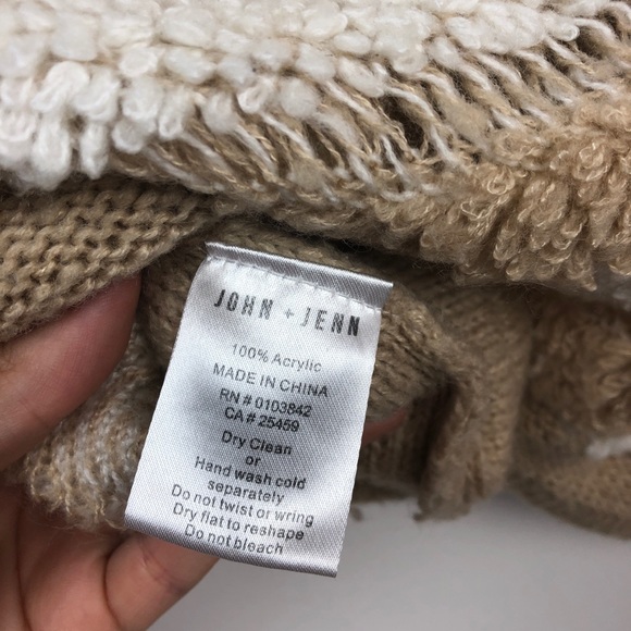 John Jenn Textured Geometric Crop Crewneck Sweater - Picture 8 of 8